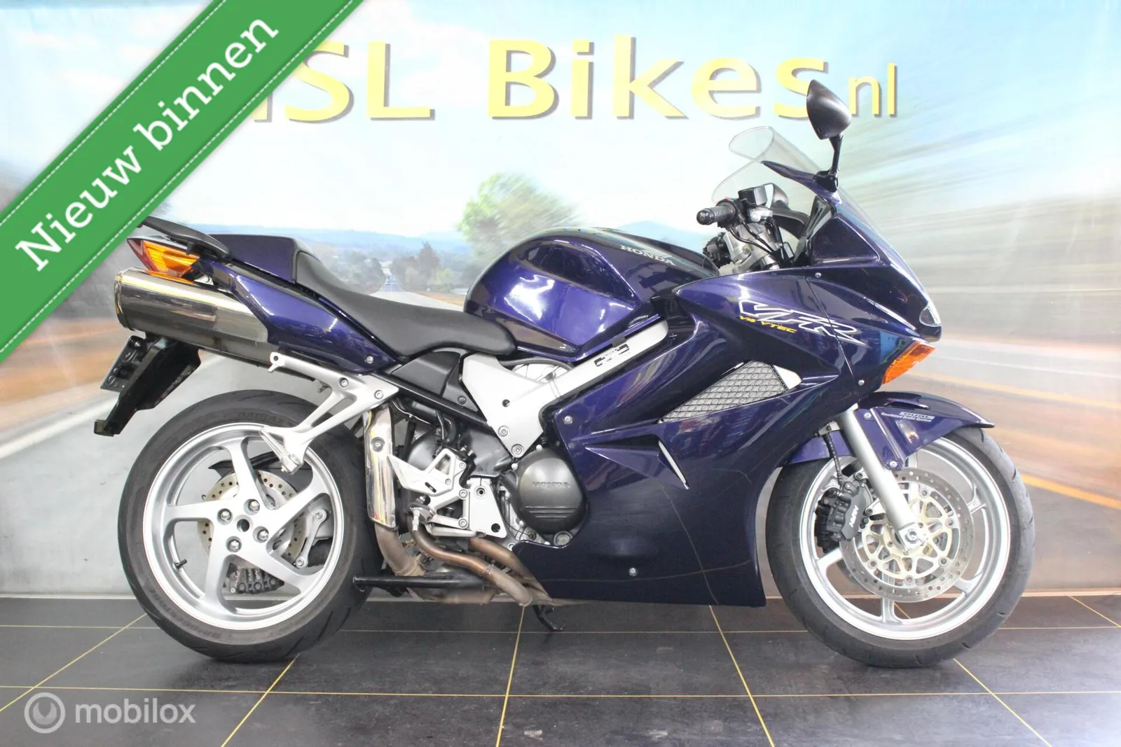 Honda VFR 800 FI (2002) — foto 1