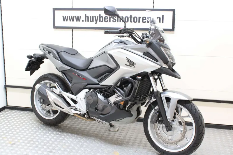 Honda NC750X (2016)