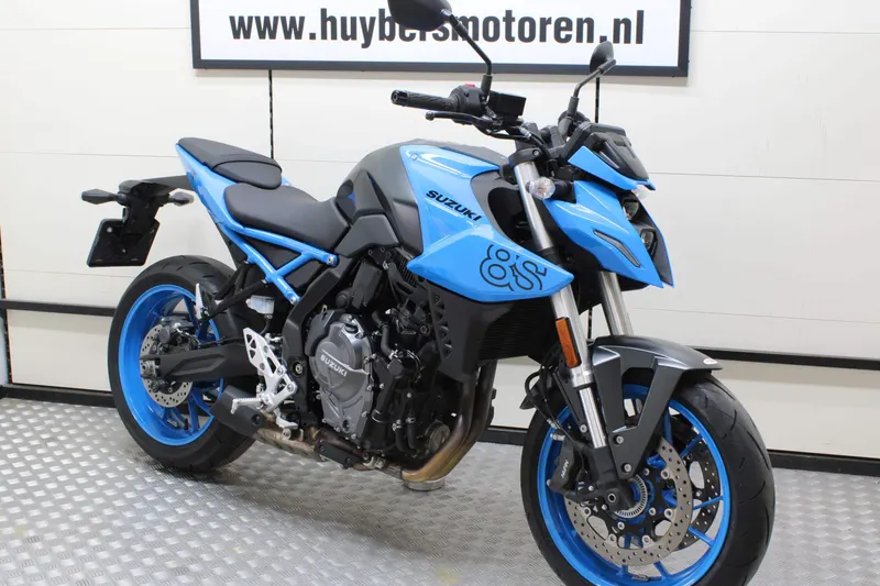 Suzuki GSX-8S (2024)