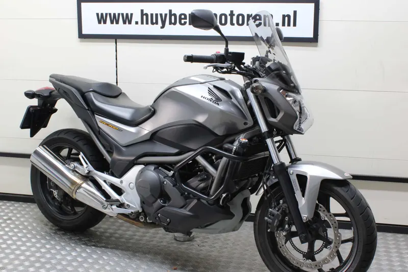 NC700S Naked (2013)