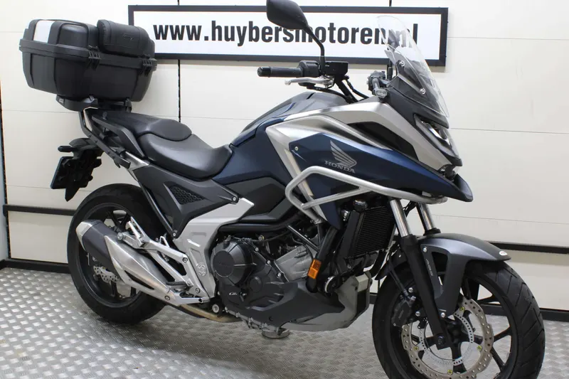Honda NC750X (2023)