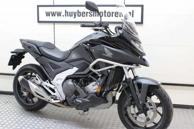 Honda NC750X (2023)