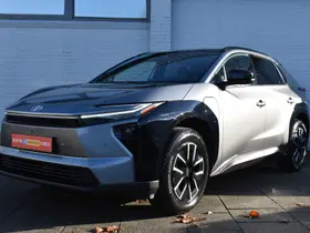 Toyota BZ4X Dynamic 73 kWh paasaanbieding gratis lader twv €1300