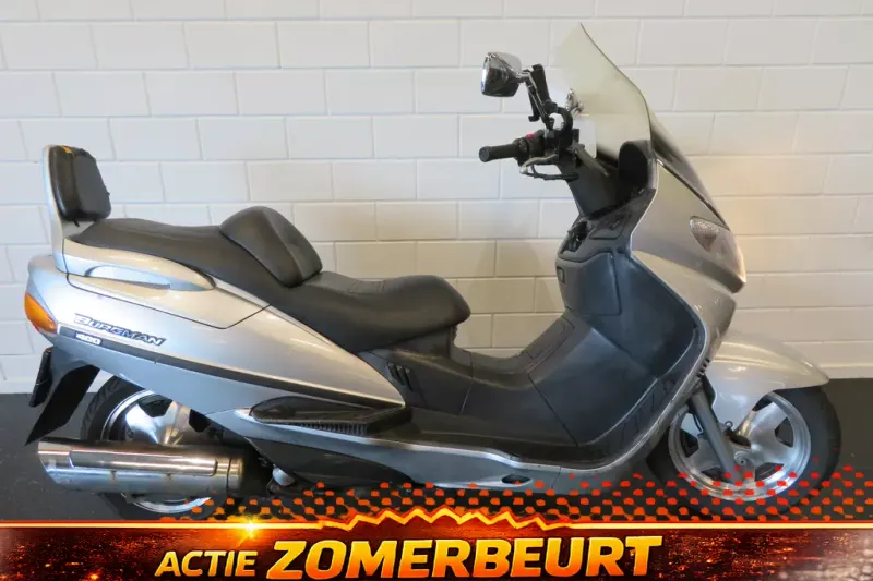 Suzuki Burgman 400 DEGELIJKE SCOOTER!! (2000)