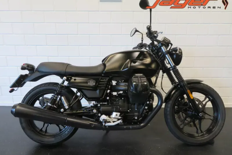 Moto Guzzi V7 Stone (2020)