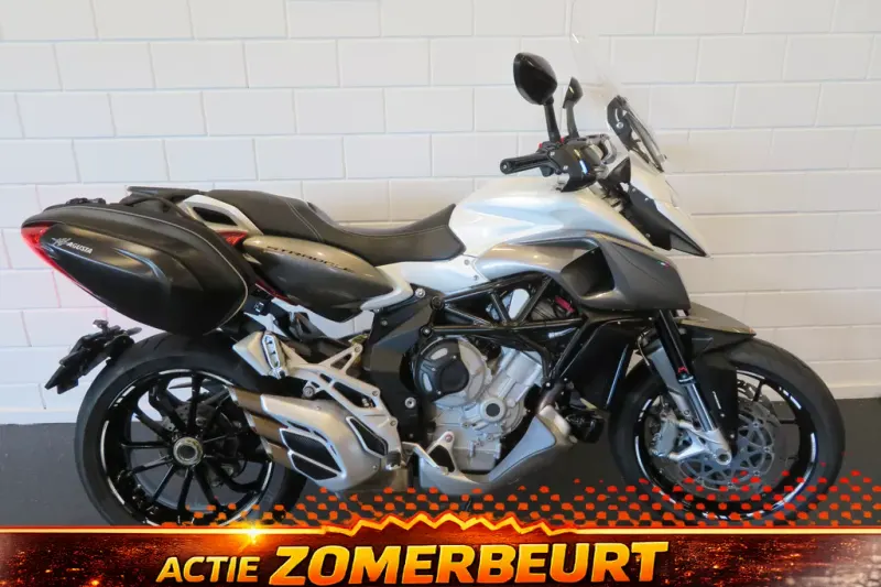 MV Agusta Stradale 800 ABS RIVALE (2017)