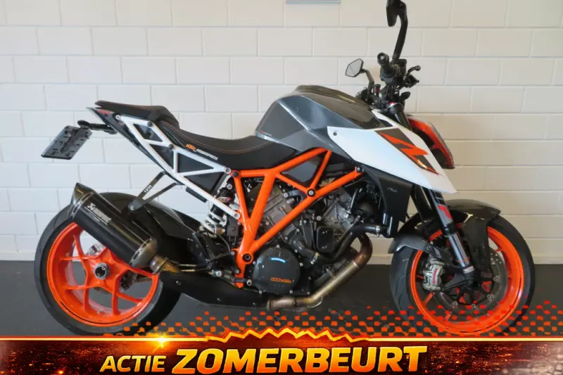 KTM 1290 KTM SUPER DUKE 1290R AKRA! (2017)