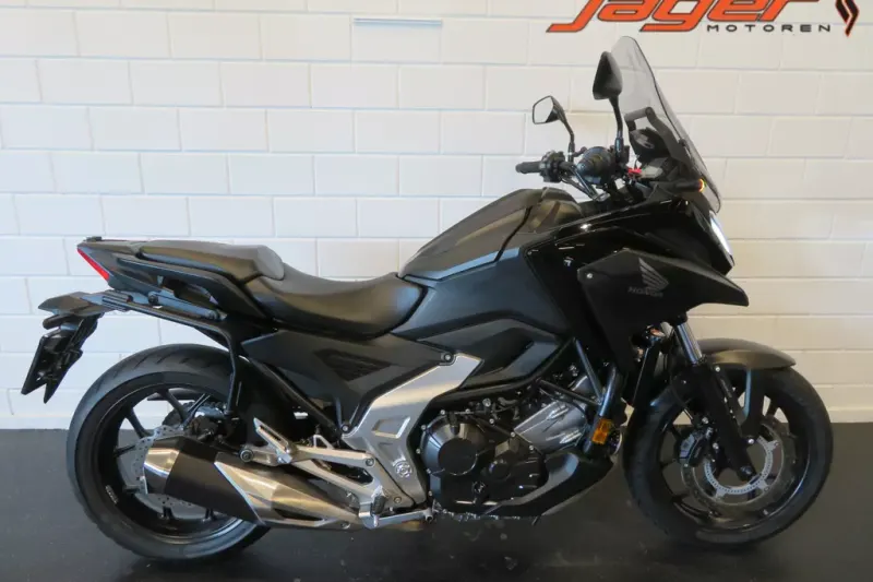 Honda NC750X (2023)