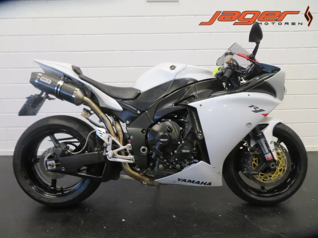 Yamaha YZF-R1 (2011) — foto 1