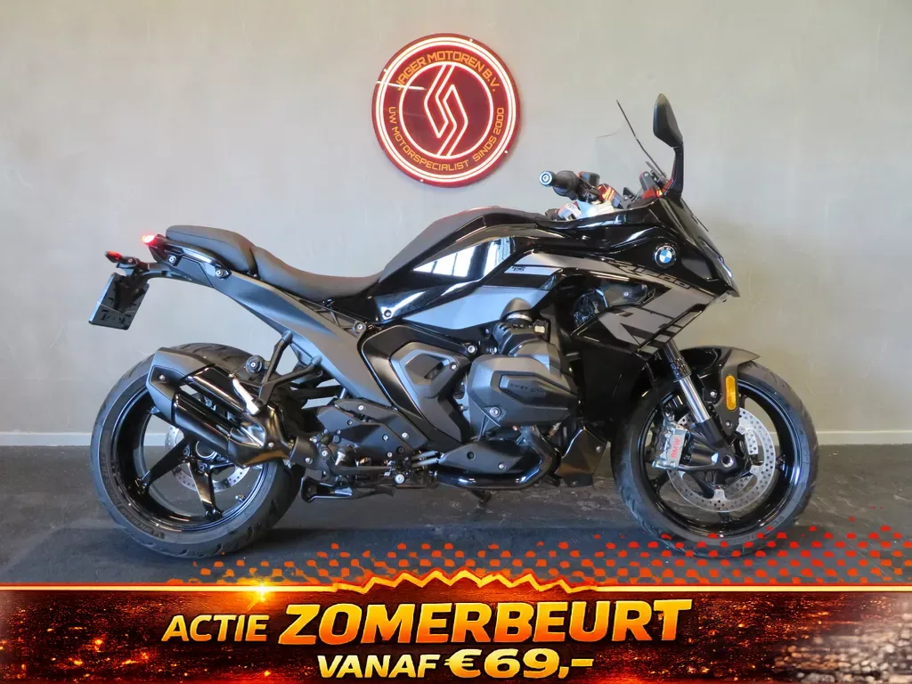 BMW R 1300 RS TRIPLE BLACK 1E EIG! HIST (2025) — foto 1
