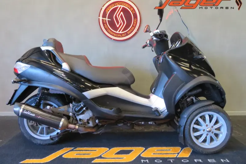 Piaggio MP3 400 (2009)