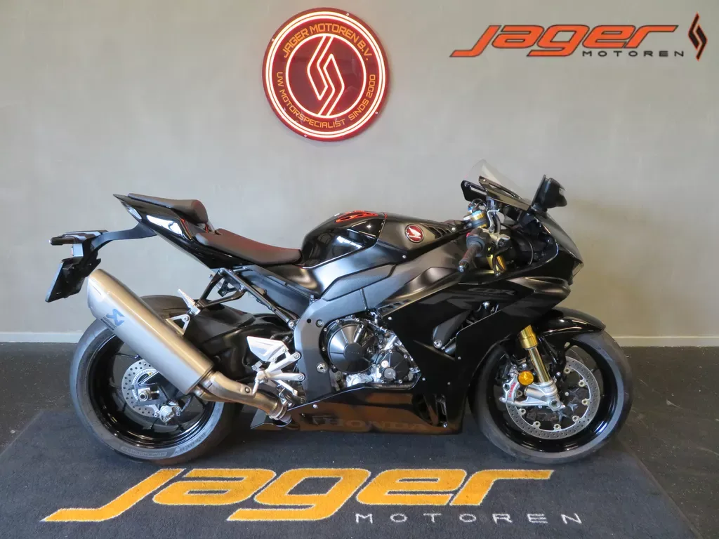 Honda CBR1000RR (2021) — foto 1
