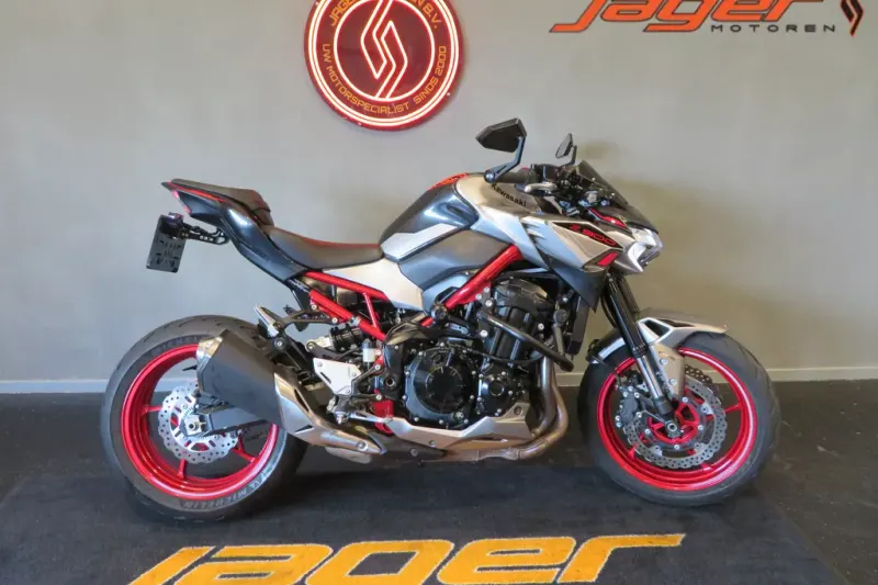 Kawasaki Z900 (2023)