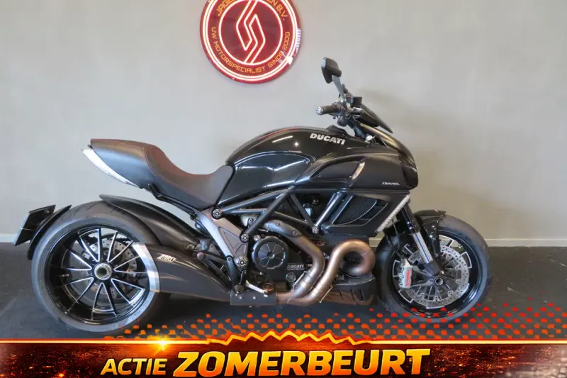 Ducati Diavel (2011)