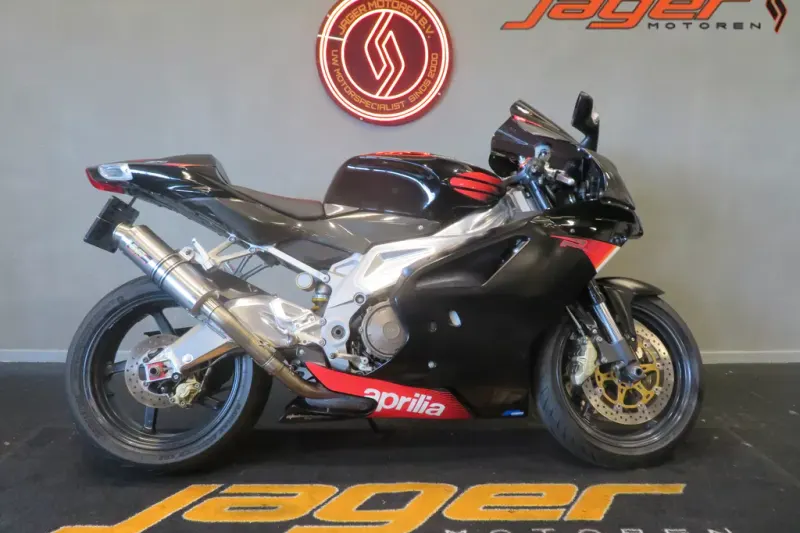 Aprilia RSV 1000 R (2004)