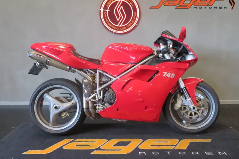 Ducati 748 (2001)