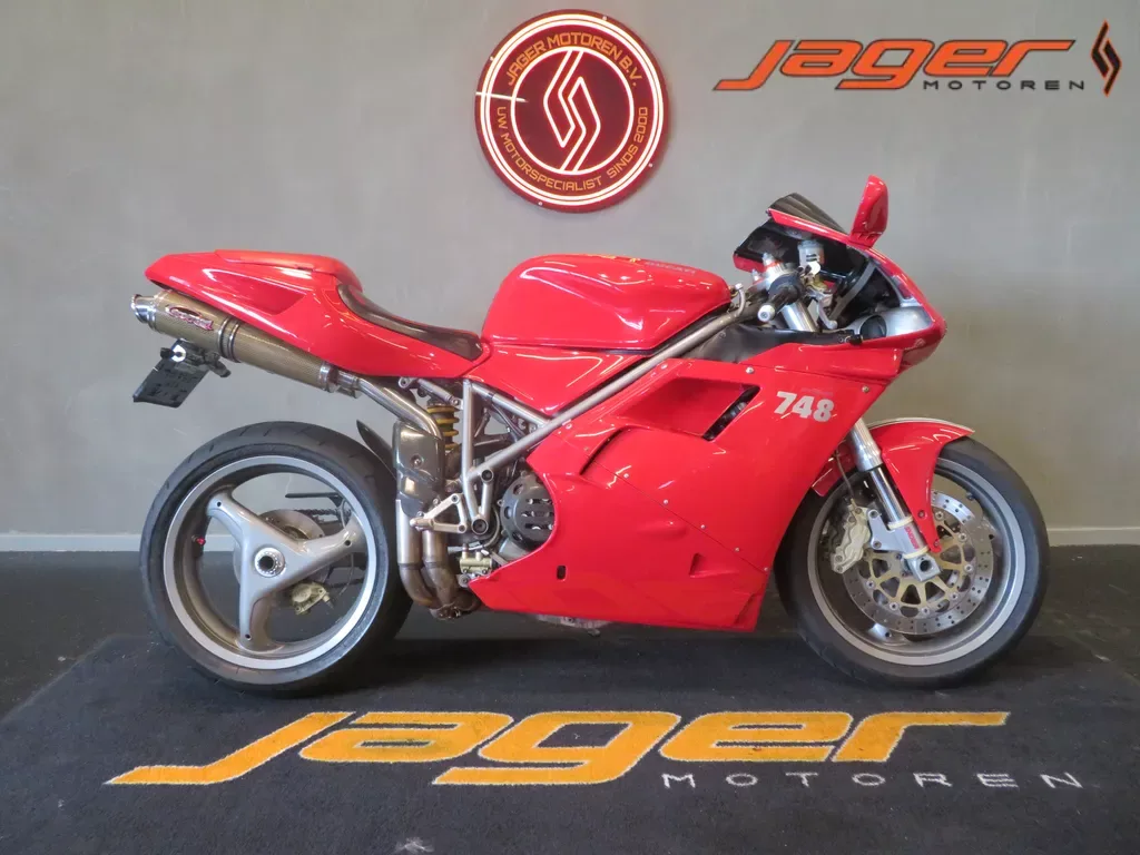 Ducati 748 (2001) — foto 1