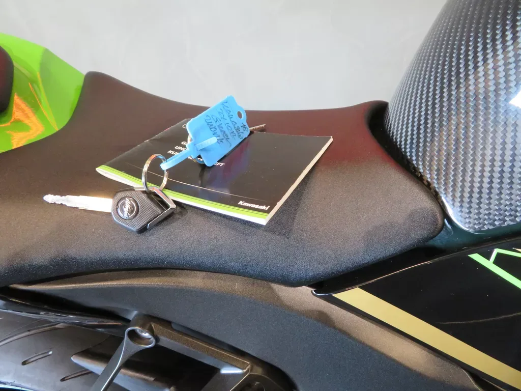 Kawasaki ZX 10 (2018) — foto 1