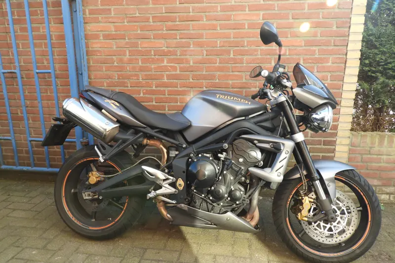 Triumph Street Triple 675 (2011)