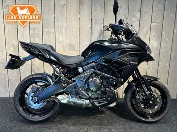 Kawasaki KLE 650 Versys (2022) — foto 1