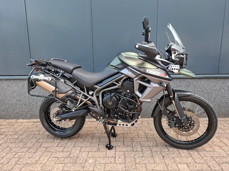 Triumph Tiger 800 XCA (2016) — foto 1