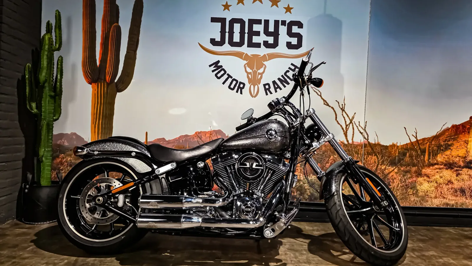 Harley-Davidson Breakout (2013) — foto 1