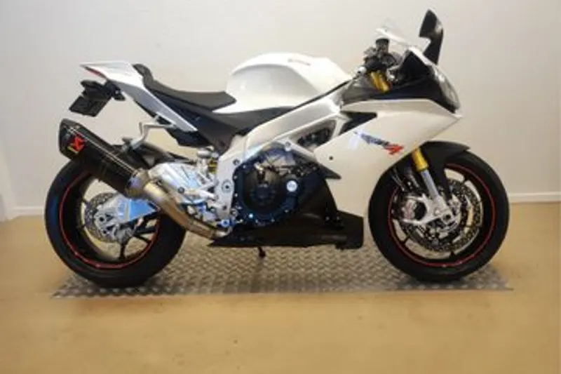 Aprilia RSV 4 R Aprc (2014)