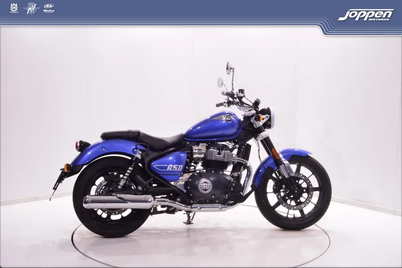 Royal Enfield SuperMeteor650 Astral (2025)