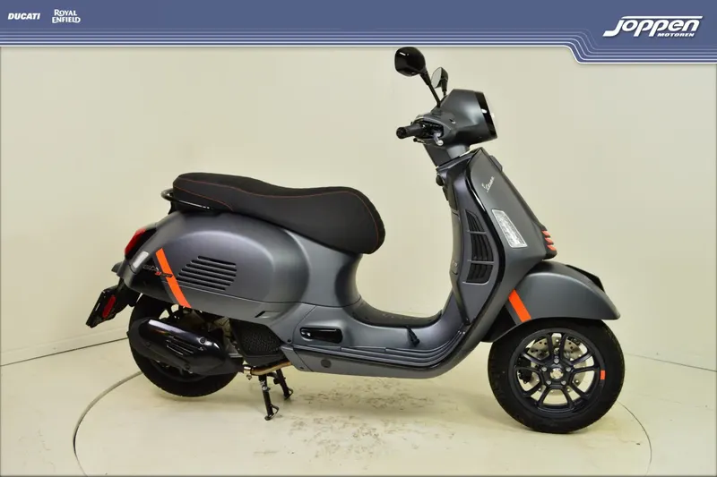 Vespa GTSSupersport125 (2023)