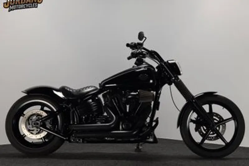 Harley-Davidson Rocker Fxcw (2010)