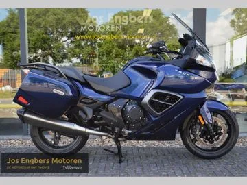 Triumph Trophy 1200 (2014) — foto 1