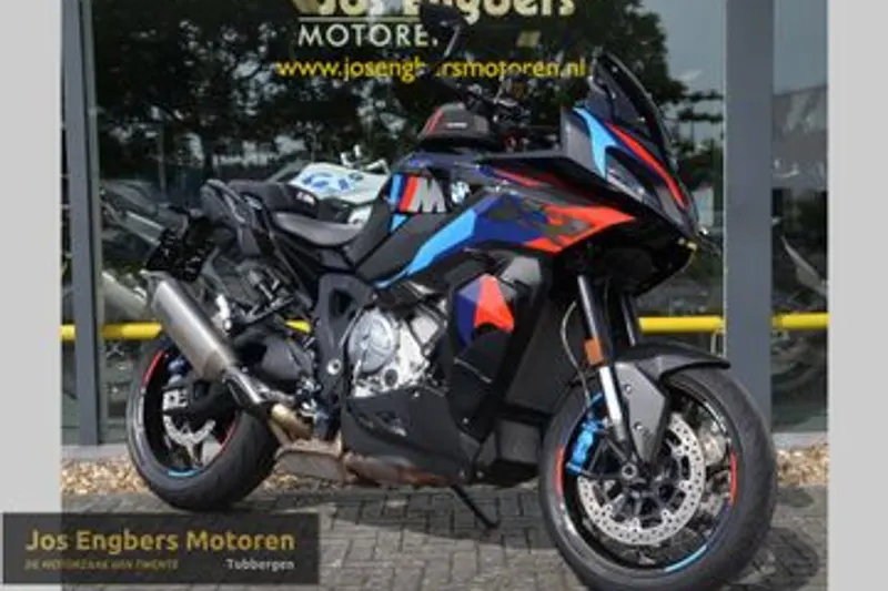 BMW M 1000 XR (2024)