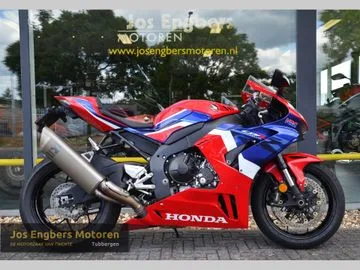 Honda CBR1000RR R Fireblade (2022) — foto 1