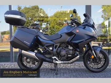 Honda NT 1100 (2024) — foto 1
