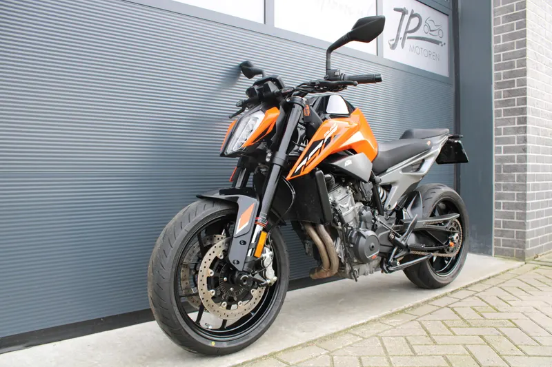KTM 790 Duke (2024)