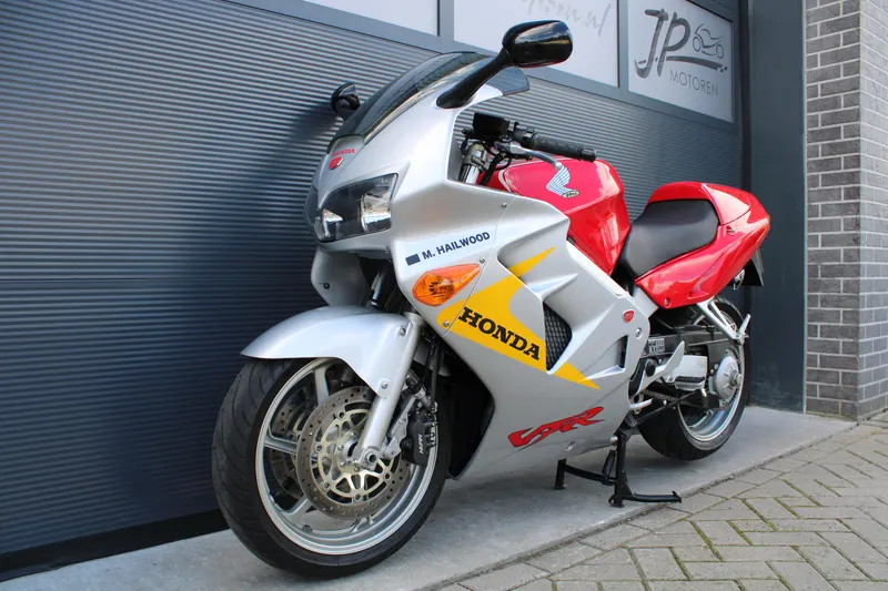 Honda VFR800 (2000)