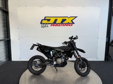 Husqvarna 701 Supermoto (2023) — foto 1