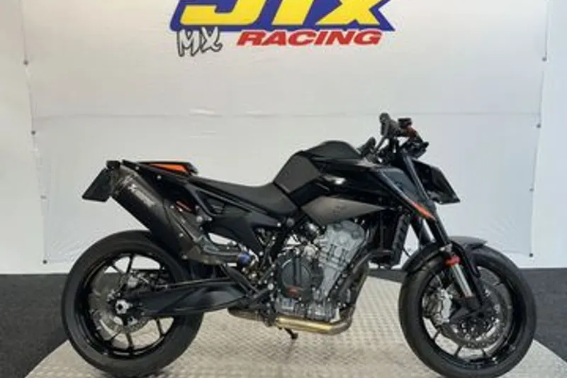KTM 890 Duke (2021)