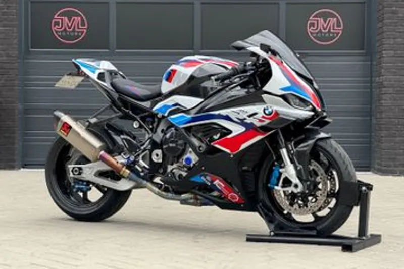 BMW M 1000 RR (2022)
