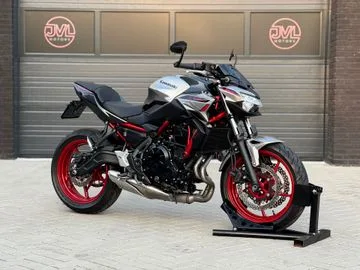 Kawasaki Z650 (2023) — foto 1