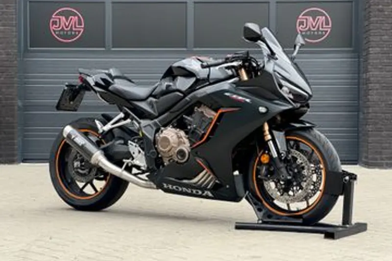 Honda CBR650R (2023)