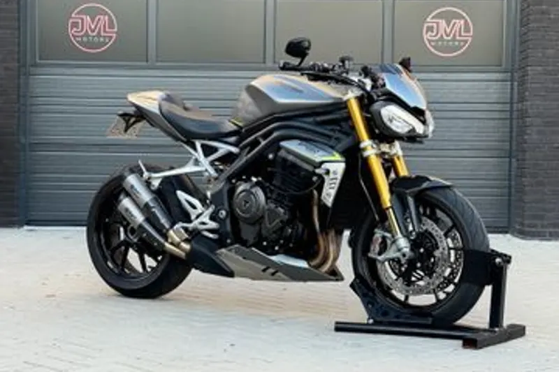 Triumph Speed Triple 1200 RS (2022)