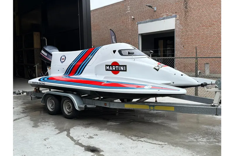 Powerboat Martini (2025)