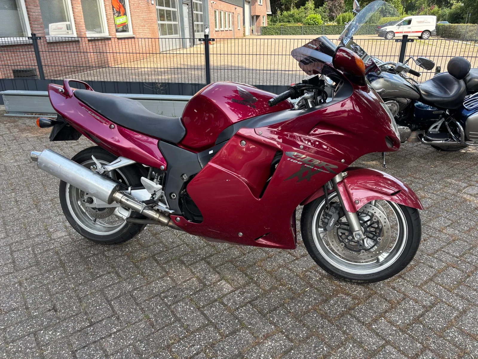 Honda Cbr1100 xx blackbird (0) — foto 1