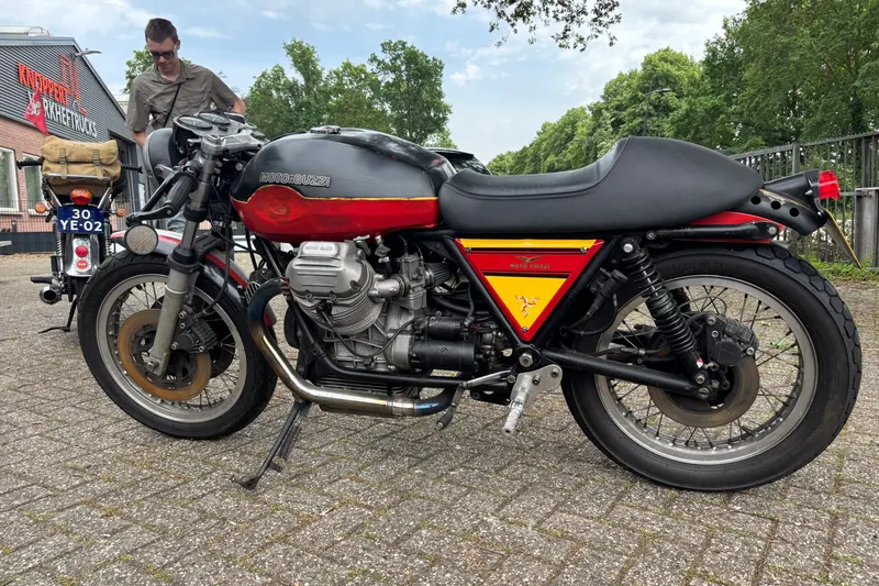 Moto Guzzi 2 (0)