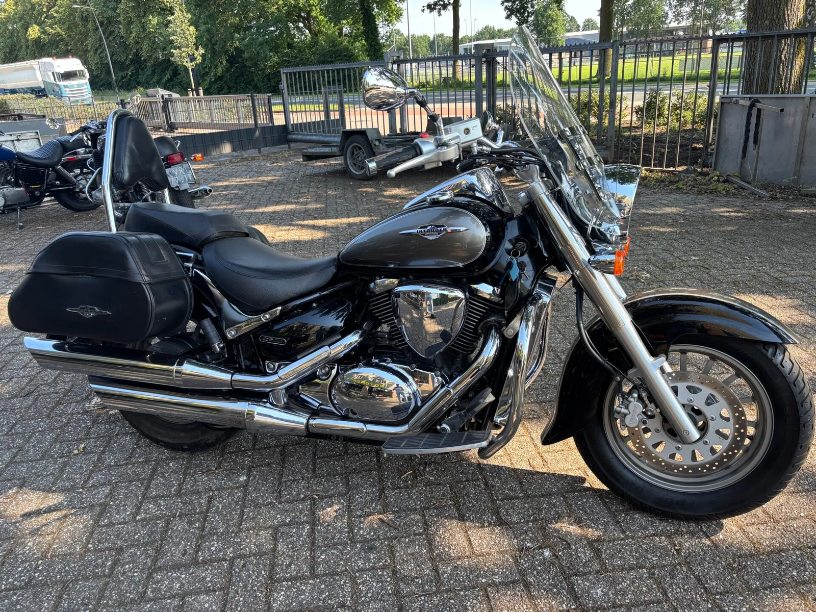 Suzuki Intruder (0) — foto 1