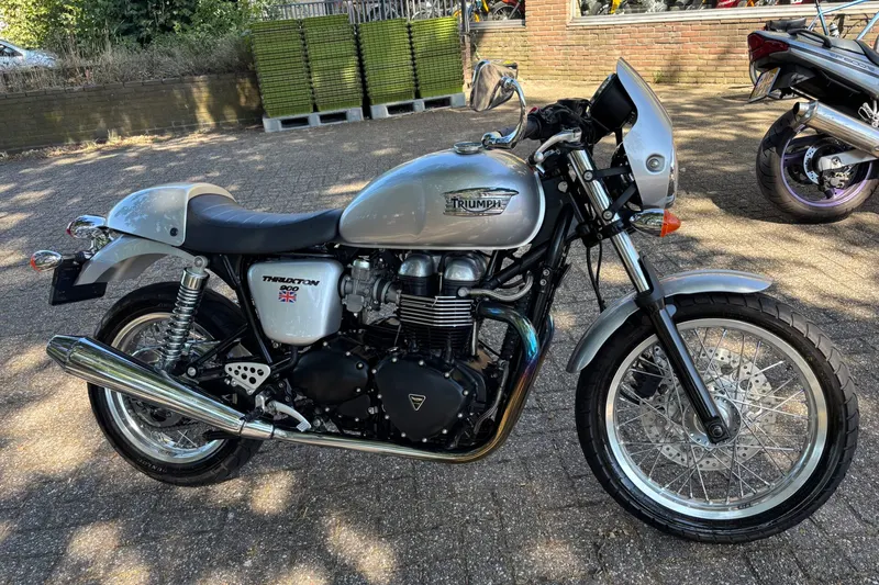 Triumph Thruxton 900 (2009)