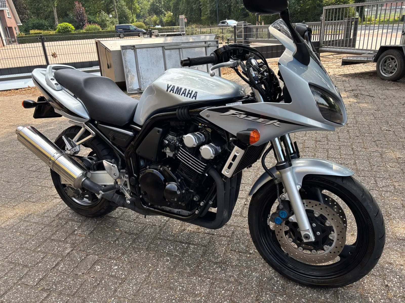 Yamaha FZS 600 Fazer (0) — foto 1