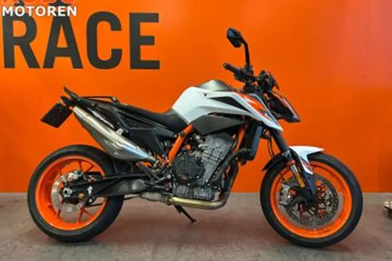 KTM 890 Duke (2021)
