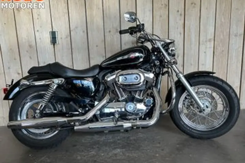 Harley-Davidson 1200 C Custom (2013)